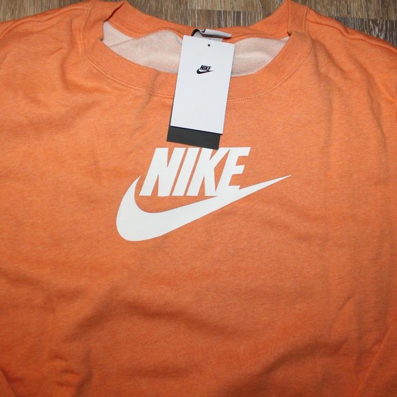 NWT NIKE WOMEN'S PLUS CREW NECK FUTURA SPORTSWEAR LONG SLEEVED SWEATSHIRT ORANGE - Picture 2 of 3